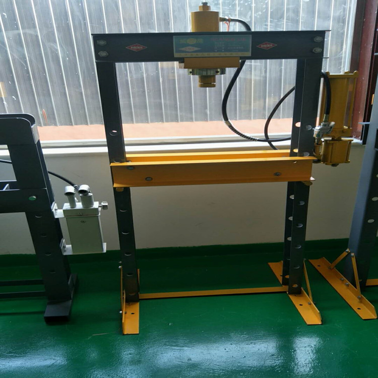 ماكينة ضغط هيدروليكية بقوة 20  - مراجعة Hydraulic Press 20 Ton Shop Press وسعره